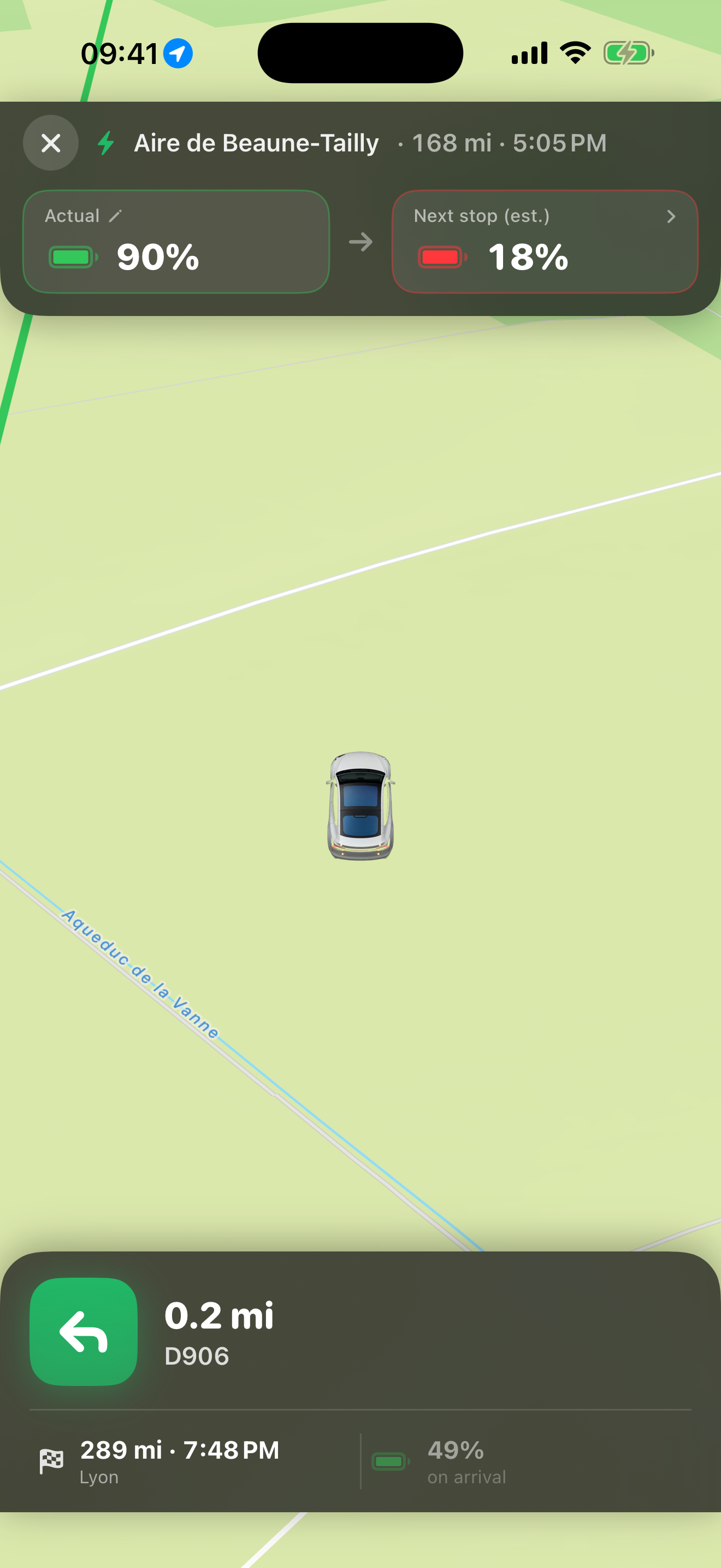 Turn-by-turn navigation with the next maneuver and live battery to the next stop